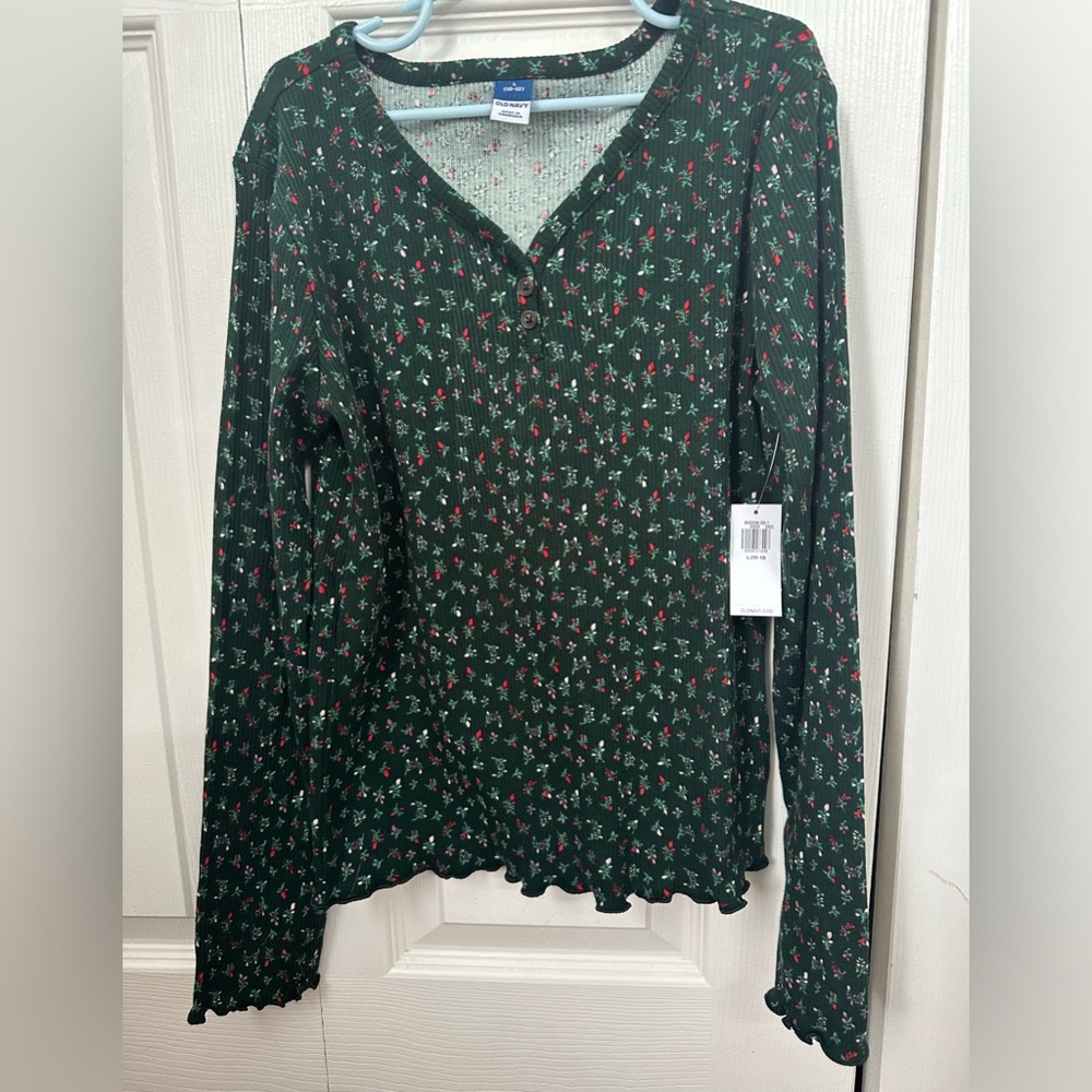 Old Navy Kids long sleeve tshirt in size 10-12